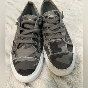 Blowfish Womens Malibu Shoes Size 8